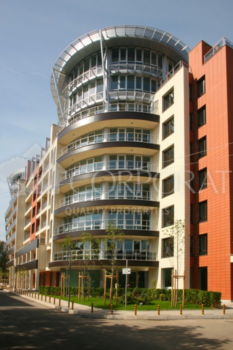 Complex for sale, Изток