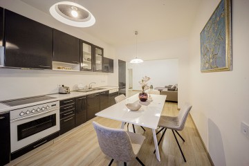 Three bedroom For rent, Център, 130 sq.m.