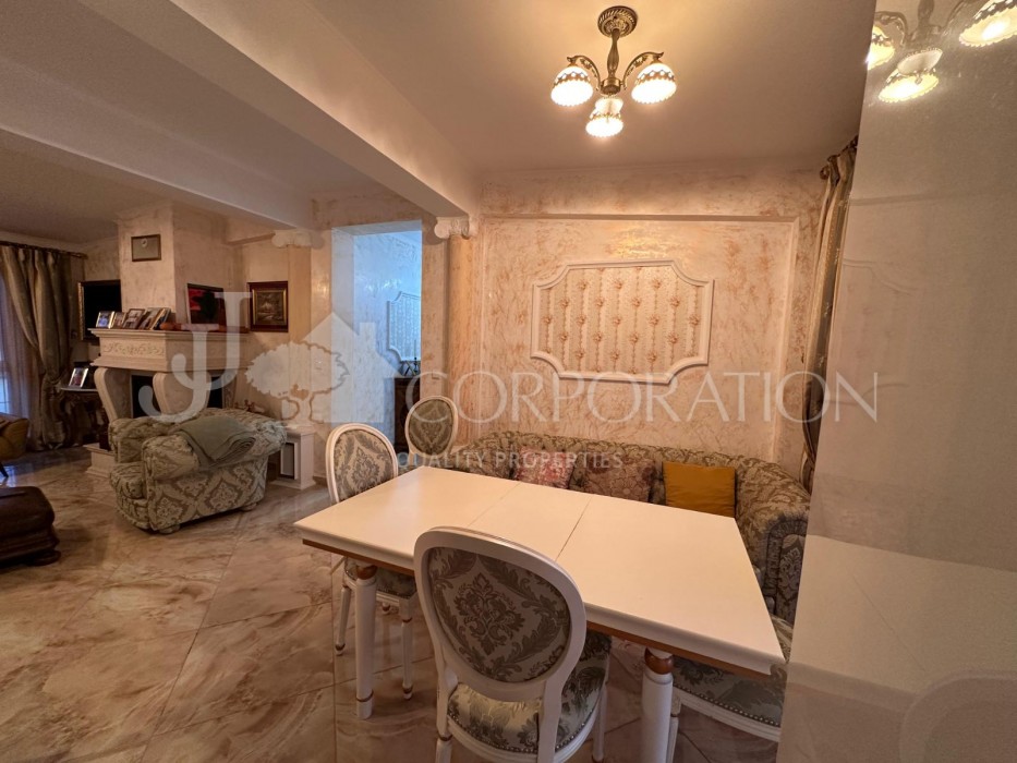 Multi bedroom For sale, 210 sq.m.