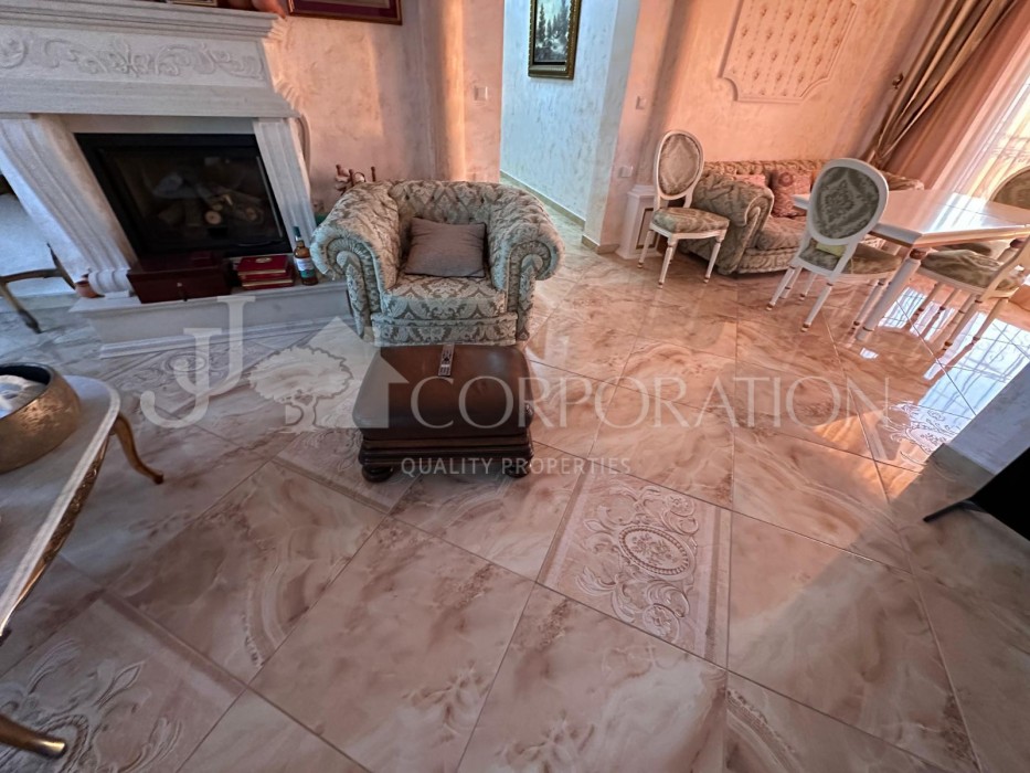 Multi bedroom For sale, 210 sq.m.