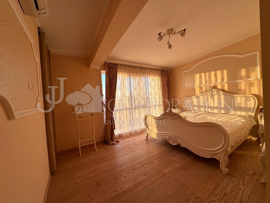 Multi bedroom For sale, 210 sq.m.