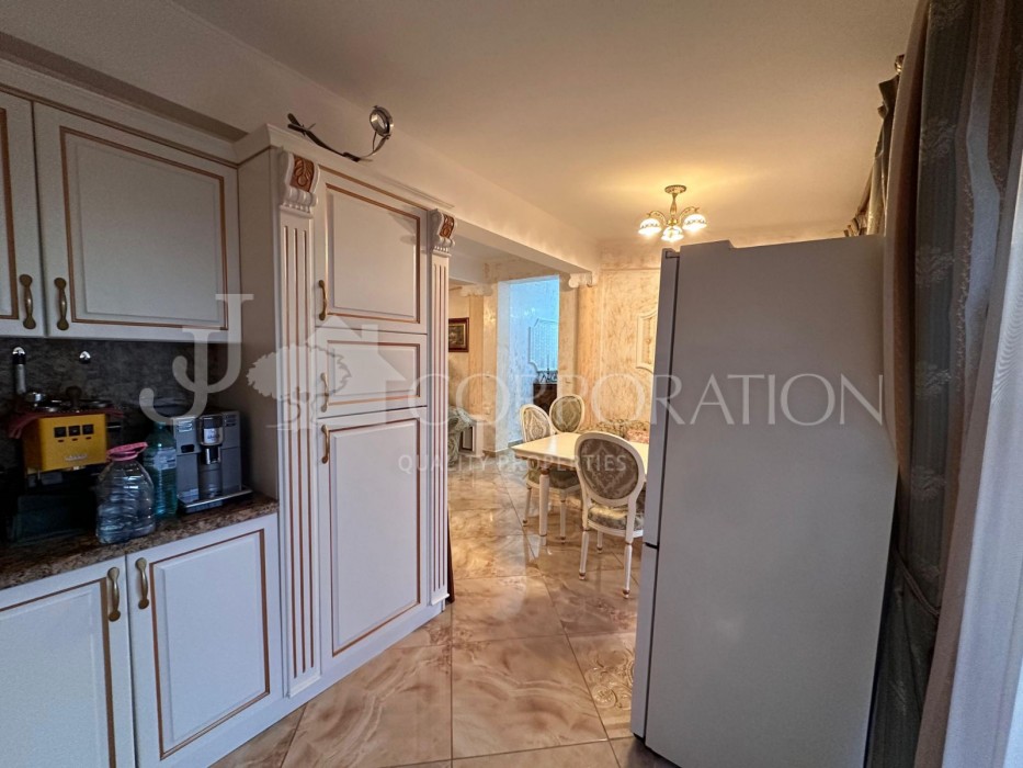 Multi bedroom For sale, 210 sq.m.