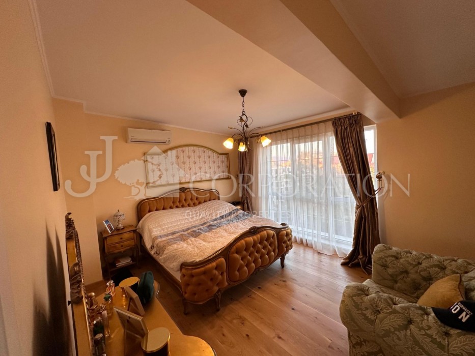 Multi bedroom For sale, 210 sq.m.
