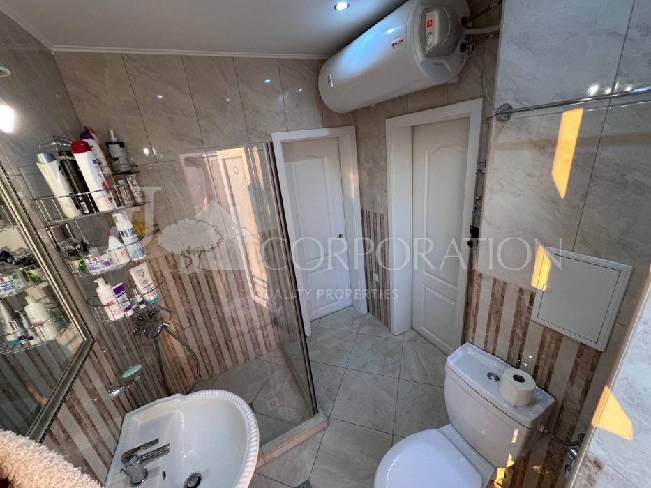 Multi bedroom For sale, 210 sq.m.