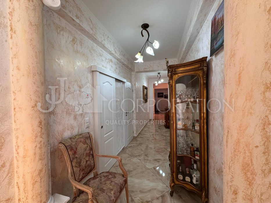 Multi bedroom For sale, 210 sq.m.