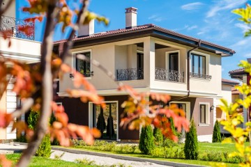 Complex for sale, Малинова долина