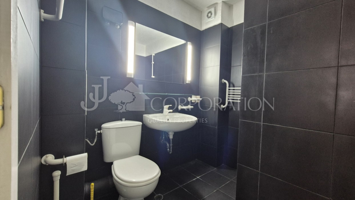 Two bedroom For rent, Център, 111 sq.m.