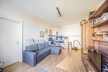 2-стаен за продажба, Изток, 75 кв. м.