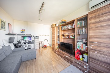 2-стаен за продажба, Изток, 75 кв. м.
