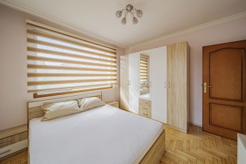 Етаж от къща под наем, Надежда 4, 150 кв. м.