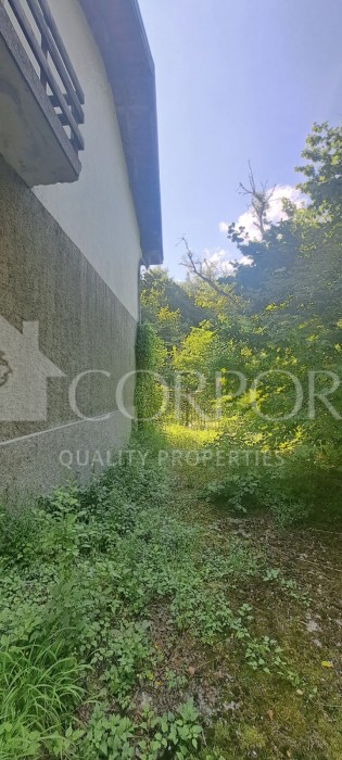 Хотел за продажба, Велико Търново, 1990 кв. м.