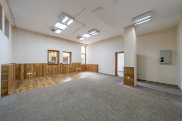 Офис под наем, Център, 570 кв. м.
