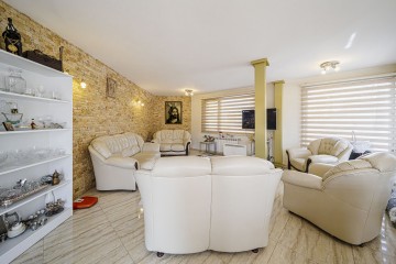 Three bedroom For rent, Надежда 4, 340 sq.m.